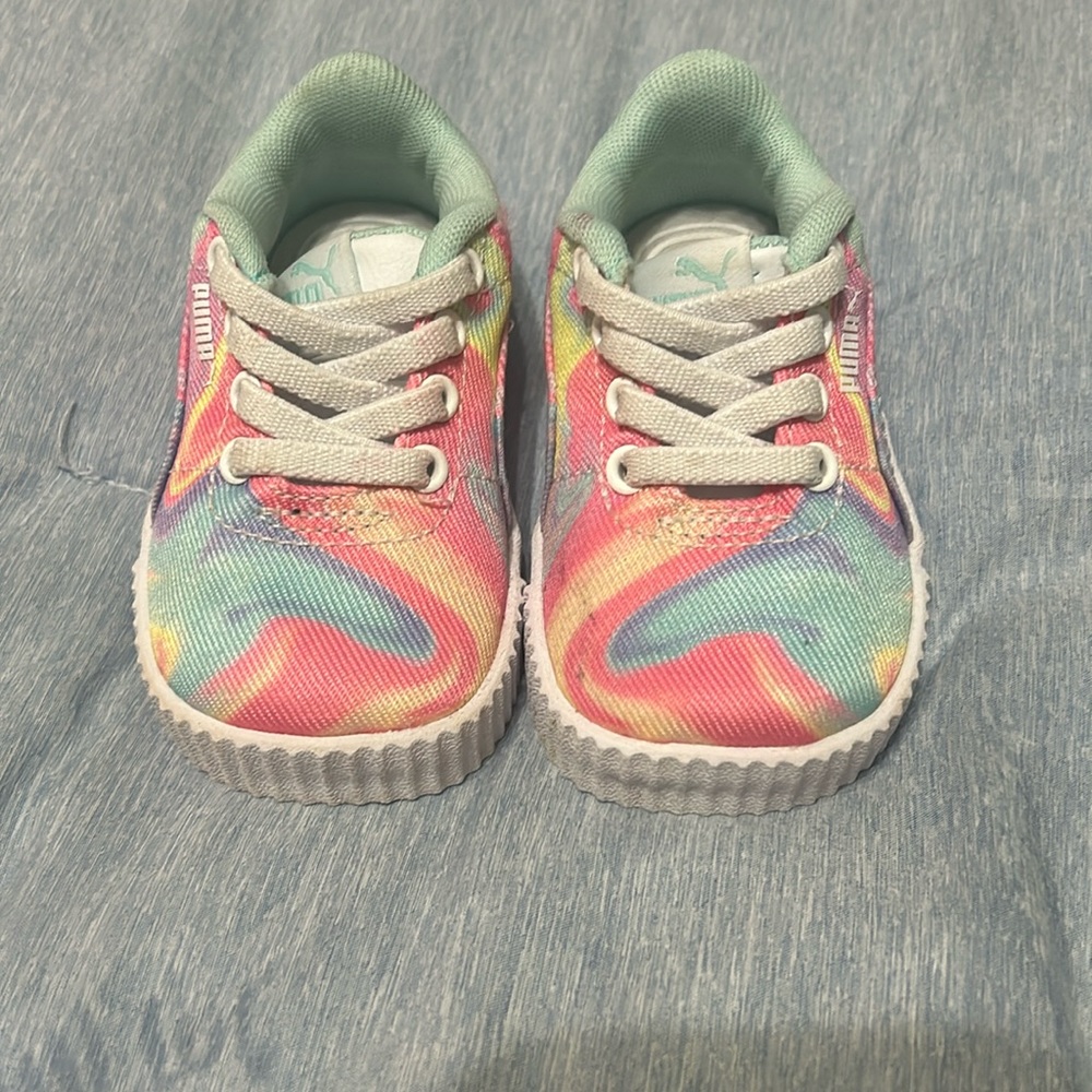 Baby Girls Puma Sneakers - size 4